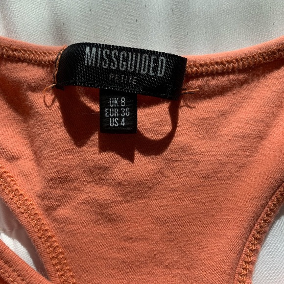 Cropped Racer Back Tank Top - Picture 2 of 3